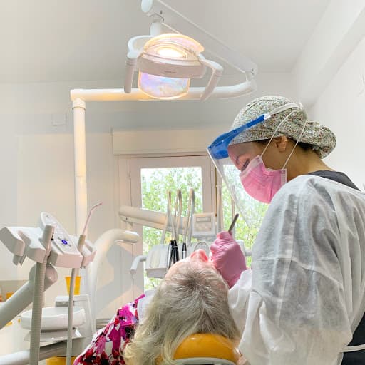 CLINICA DENTAL SENY logo