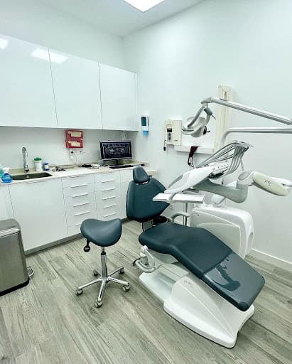 Clinica Dental Restrepo logo