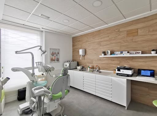 Clinica Dental Pliego logo