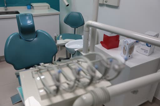 Clinica Dental Neira logo