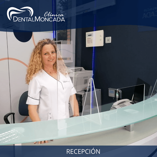 Clinica Dental DENTALMONCADA logo