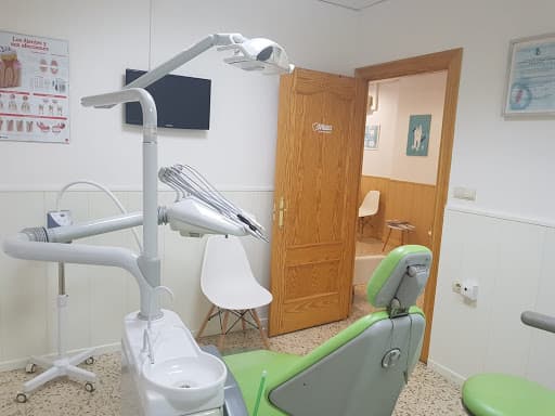 Clinica Dental MLdent logo