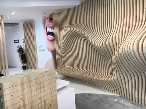 Clinica Dental Leal logo