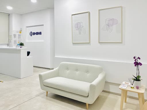 Clínica Dental Humana logo