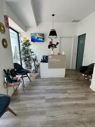 Clinica Dental Ferrocarril logo