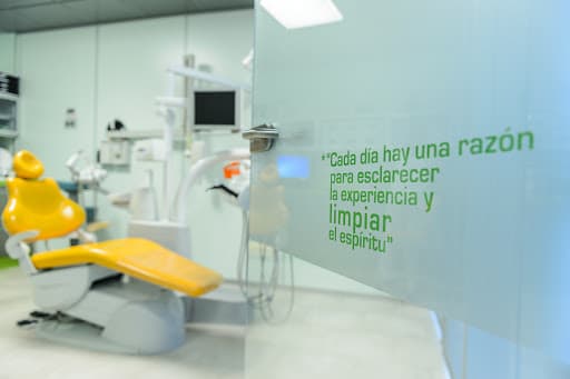 Clinica Dental Cándido logo