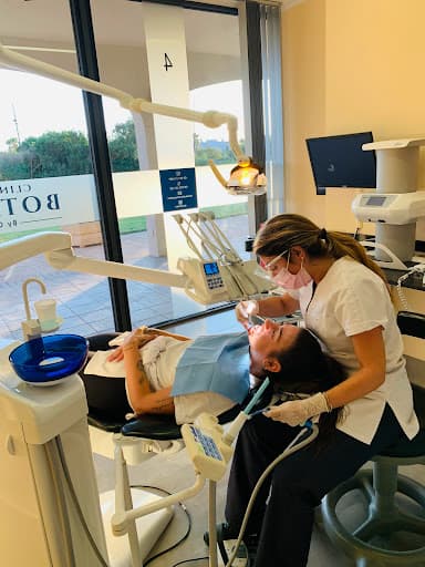 Clinica Dental Botafoch logo