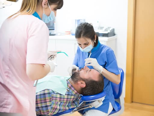 Clinica Dental BeSa logo