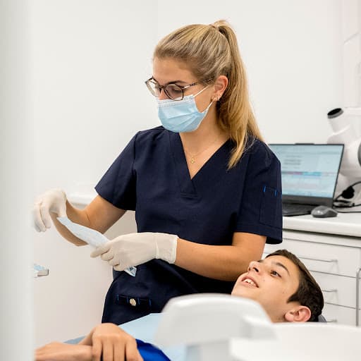 Clinica Dental Ana logo