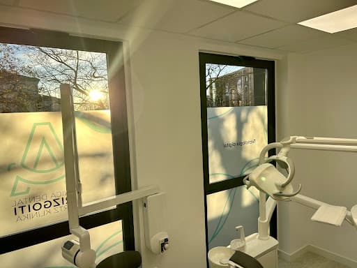 Clínica Dental Arizgoiti logo