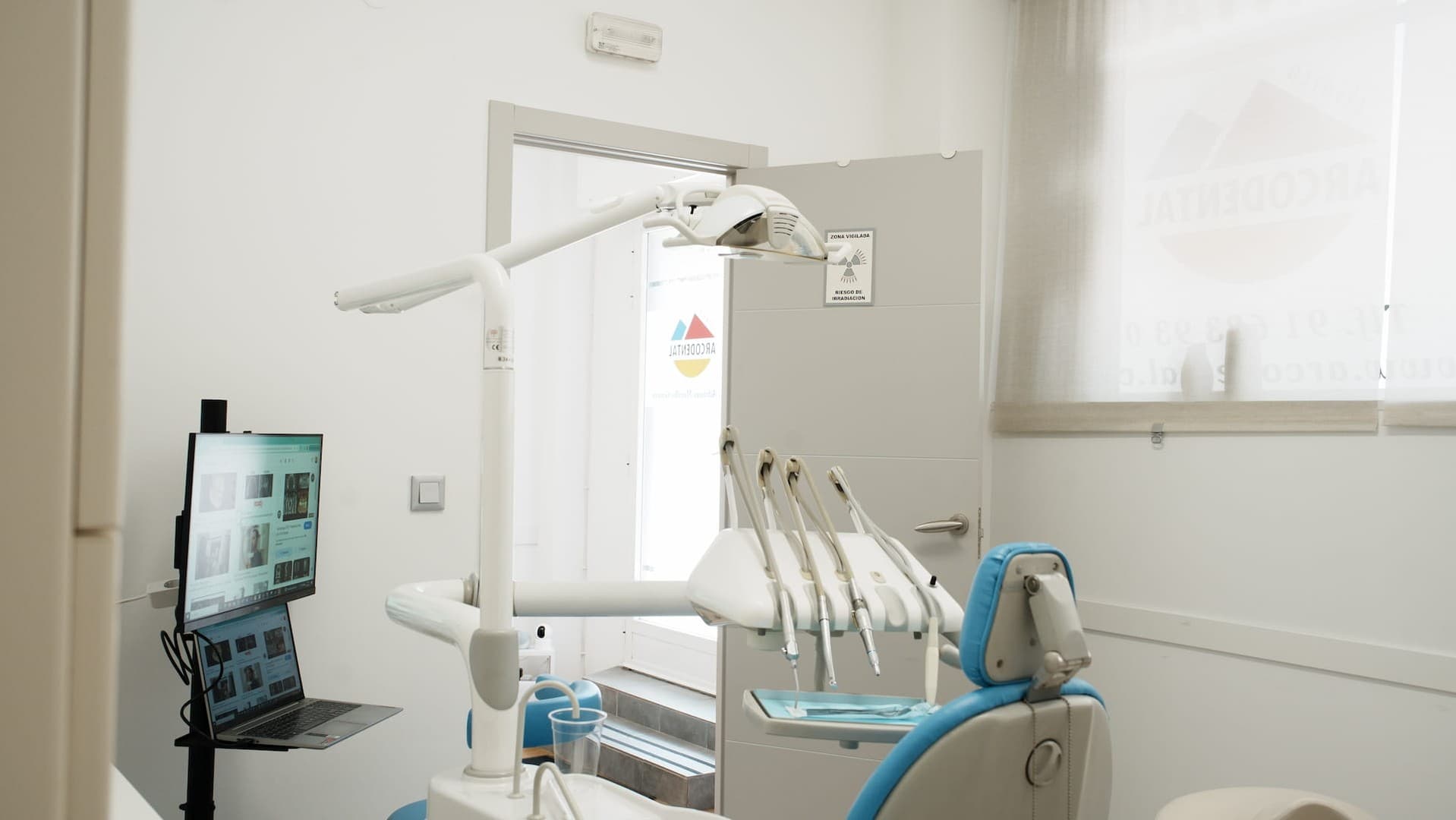 Clinica Dental Arcodental logo