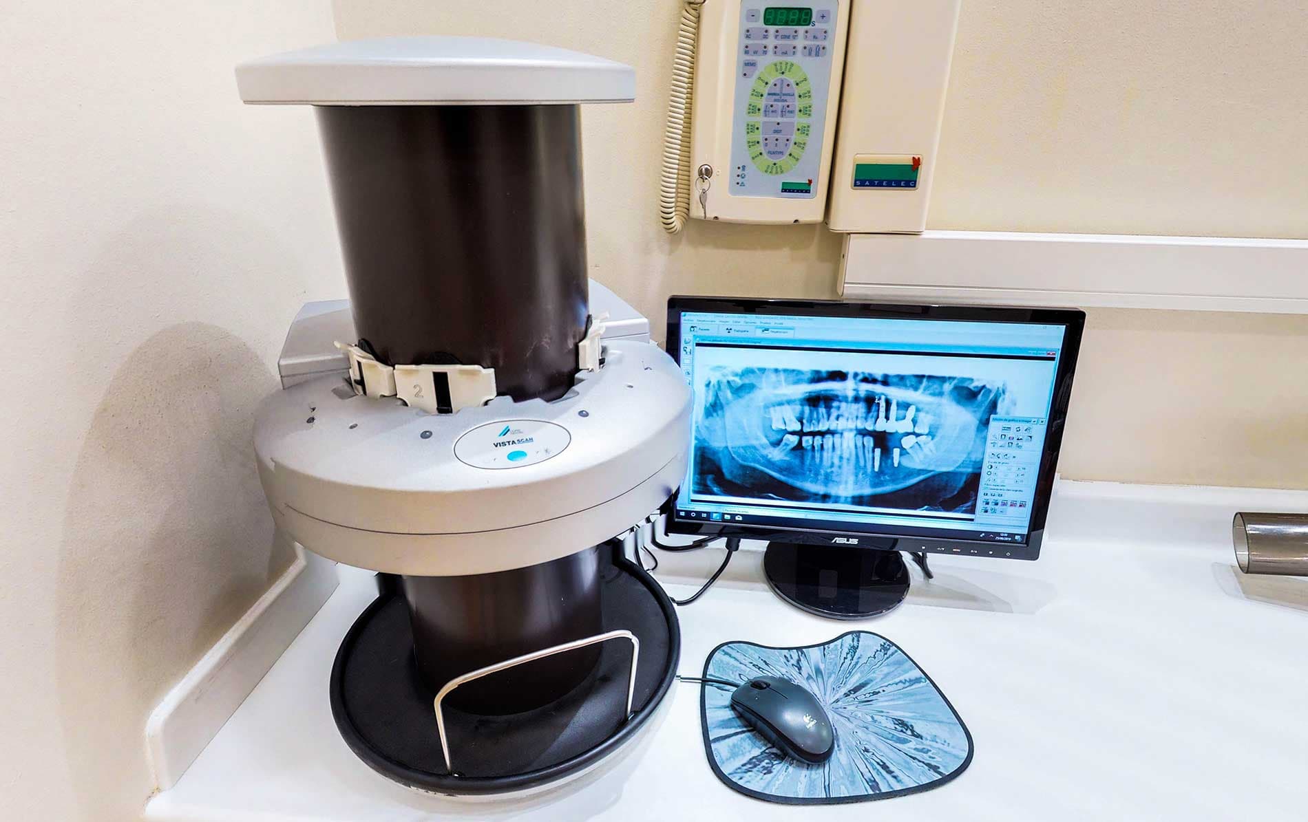 Clinica Dental Castro Dental logo