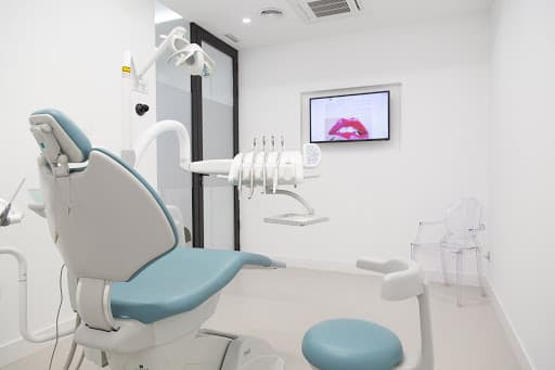 Clinica Dental ASTRA logo