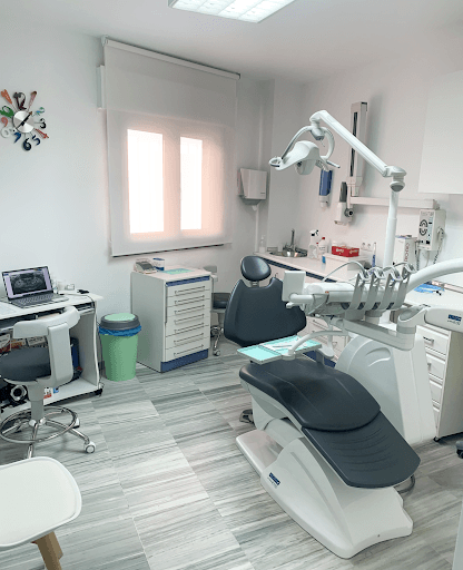 Clinica Dental Camas logo