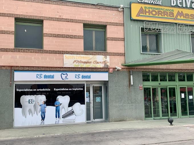 Clínica Dental Meco RB Dental Adeslas logo