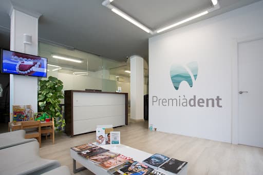 Clinica Dental Premiàdent logo