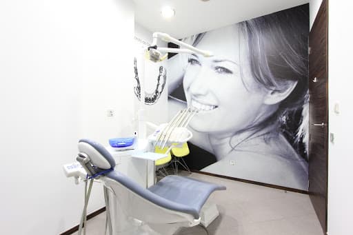 Clínica Dental Ortoperio logo