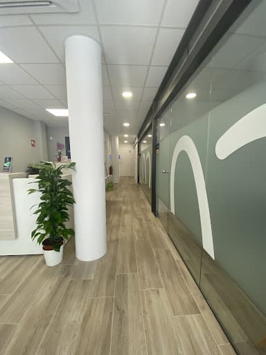 Clinica Dental Nivia logo