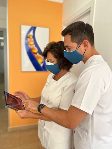 Clínica Dental Guadalora logo