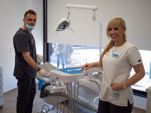 Clinica Dental Monumentum logo