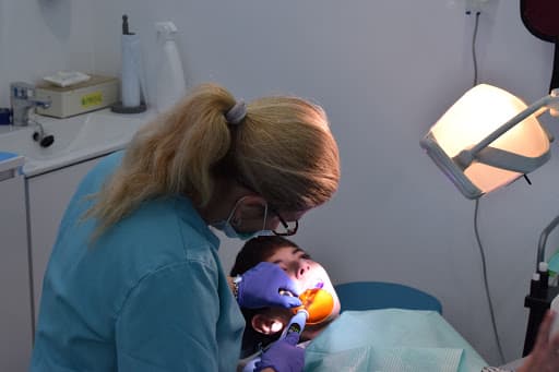 Clinica Dental Smileclinic logo