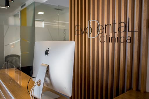 Clinica Dental EVODENTAL logo