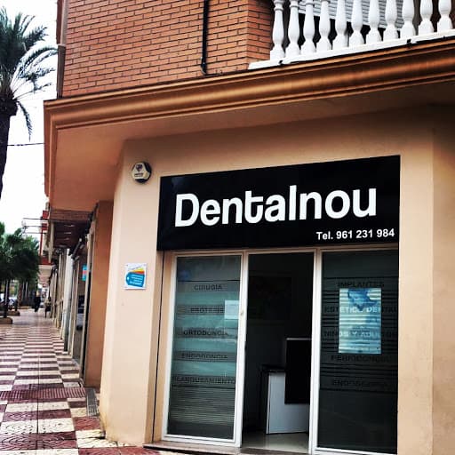 Clínica Dental Nou logo