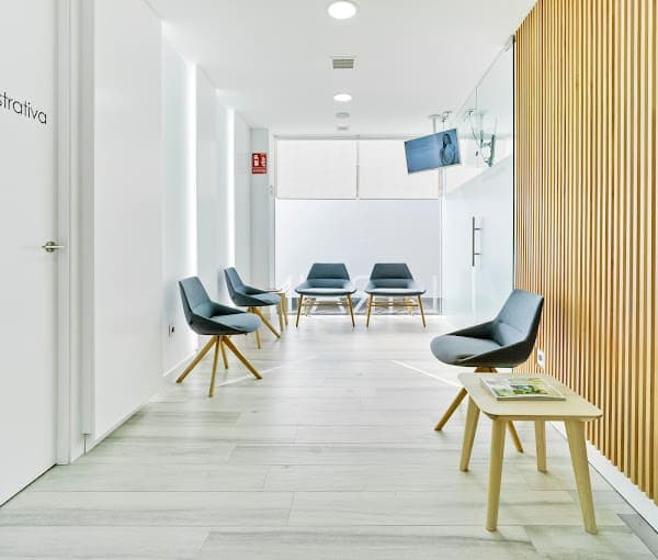 Clinica Dental Integral Dr. Bruno Negri logo