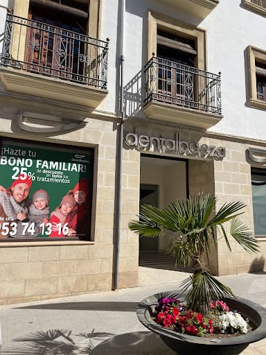 Clinica Dental DentalBaeza logo