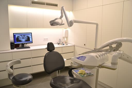 Clinica Dental Cyvydent logo