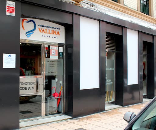 Clínica Dental Vallina logo