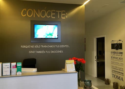 Clinica Dental Conócete logo
