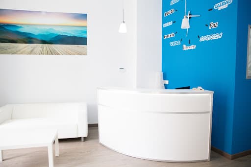 Clinica Dental Clivadent logo