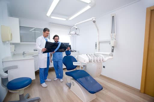 Clinica Dental Cliniksalud logo