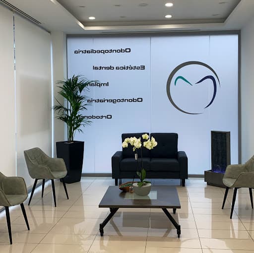 Clinica Dental clínicamc2.com logo