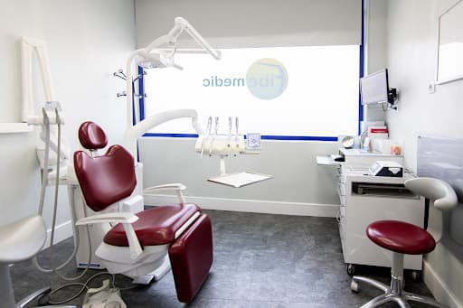 Clinica Dental Fibemedic logo