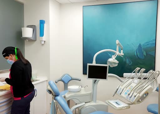 Clinica Dental Elbrus logo