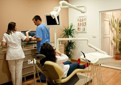 Clinica Dental Duque logo