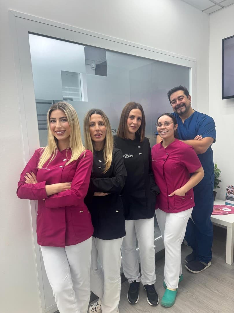 Clínica Dental Grupo Dental Clinics Granada logo