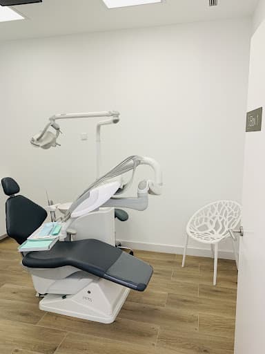 Clinica Dental Caral logo