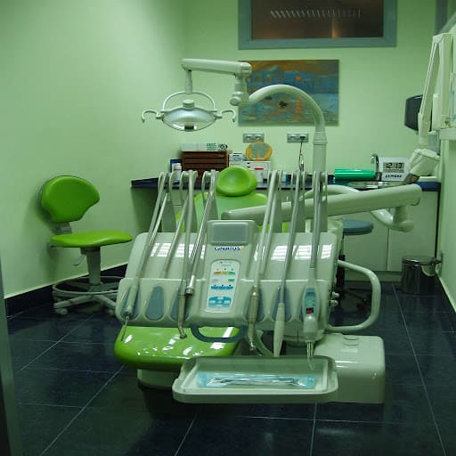 Clinica Dental Castaños logo