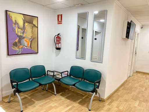 Clinica Dental Britannia logo