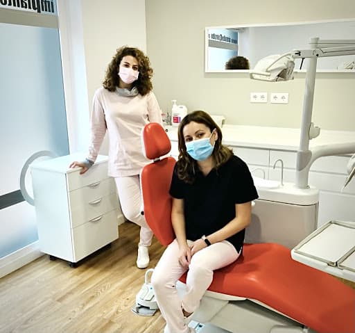 Clinica Dental Clínica10 logo