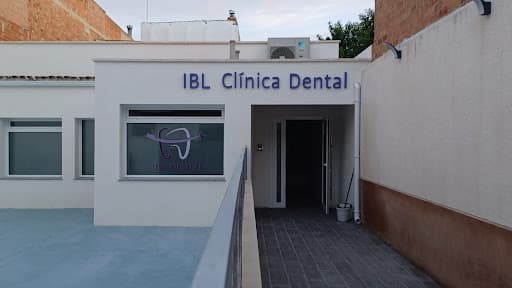Clínica Dental IBL logo